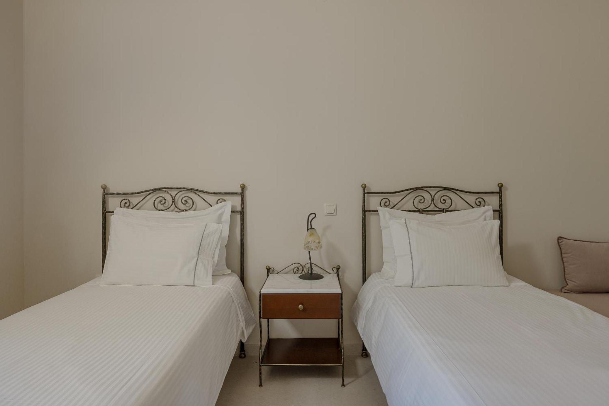 Apolis Villas & Suites Resort بارغا المظهر الخارجي الصورة